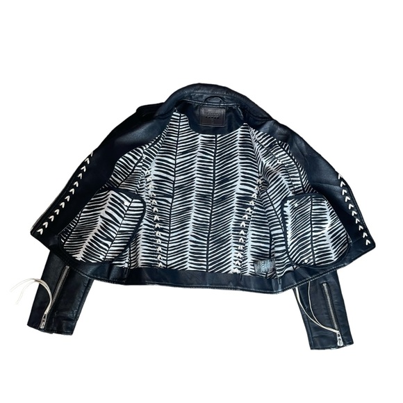 BlankNYC Faux Leather Moto Jacket Contrast Stitching Black White Tassel Size S - Picture 3 of 15